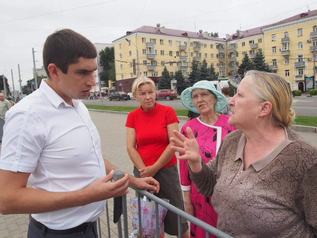 Брянская улица : Митинг маршрутичков объединил брянские 