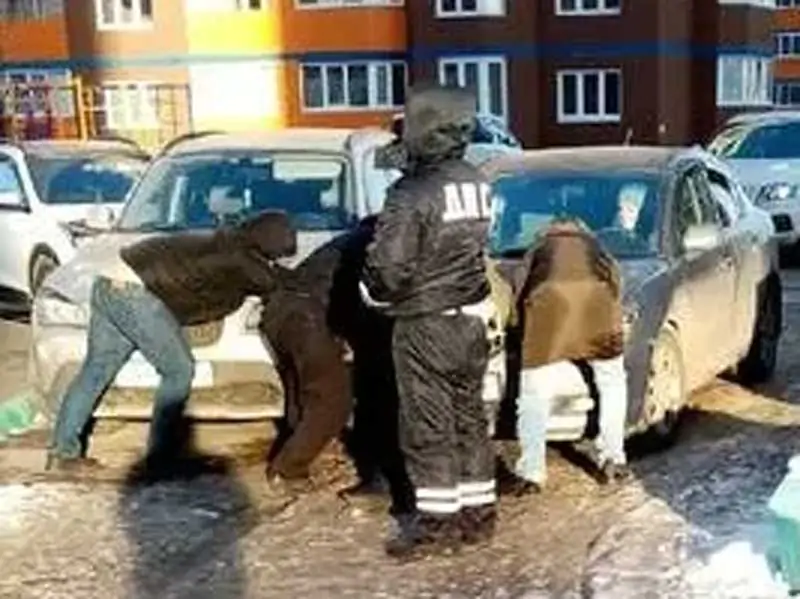 В Брянске в микрорайоне «Речной» произошло удивительное ДТП