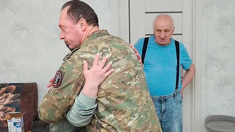 Руководитель отряда БАРС-Брянск Сергей Антошин навестил семью бойца-героя, Андрея Бородько